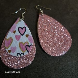 ❤️3/$15 Pink Glitter Heart Earrings Faux Leather Dangle